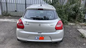 Suzuki Swift 2022 Silver