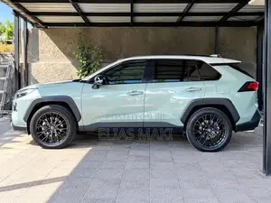 Toyota RAV4 2024 Green