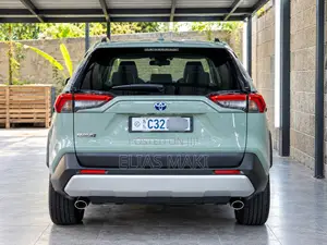 Toyota RAV4 2024 Green
