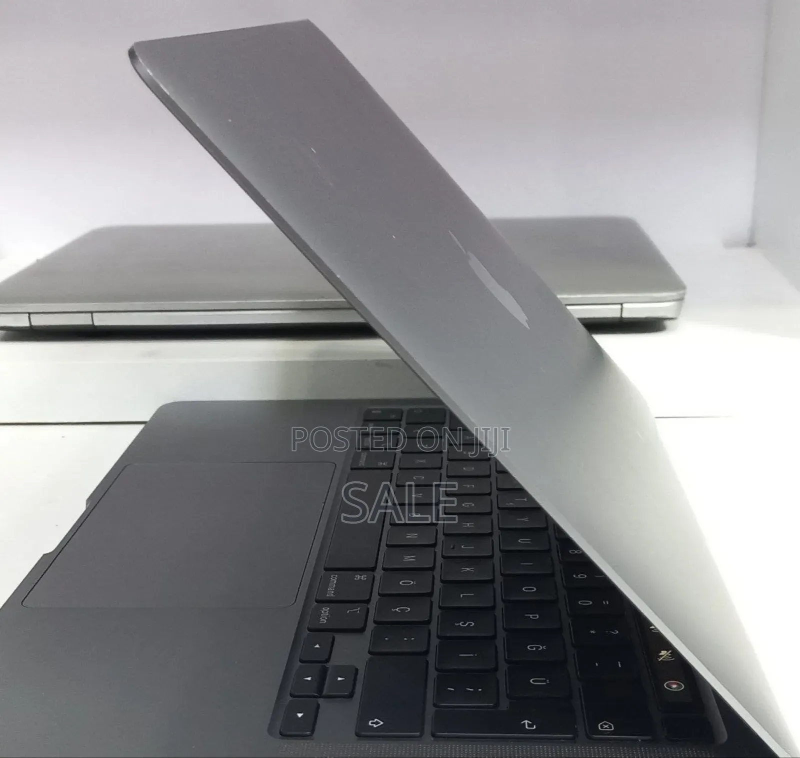 New Laptop Apple MacBook Pro 8GB Apple M1 SSD 256GB