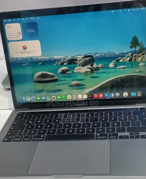 New Laptop Apple MacBook Pro 8GB Apple M1 SSD 256GB