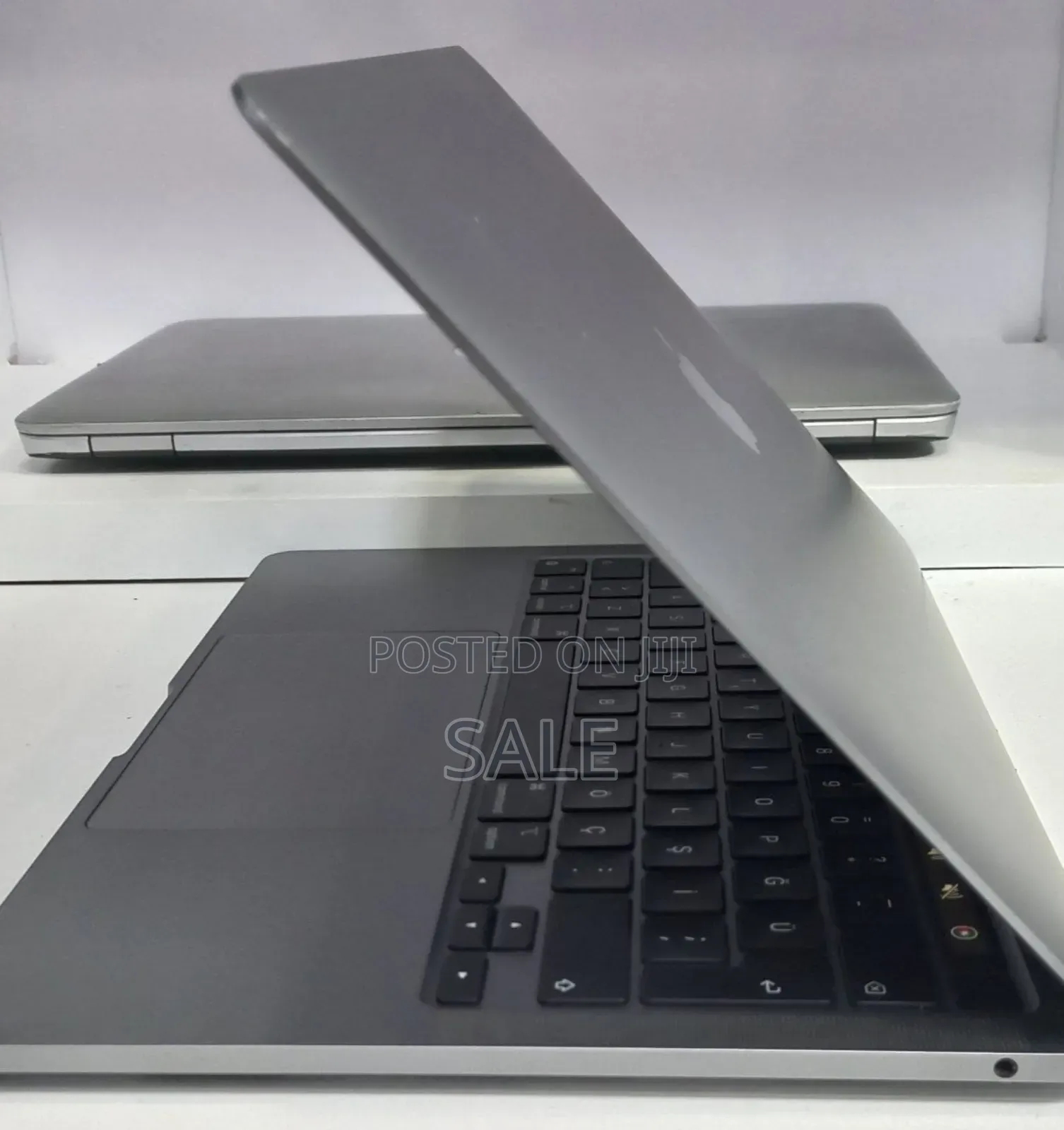 New Laptop Apple MacBook Pro 8GB Apple M1 SSD 256GB
