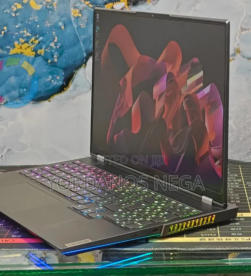New Laptop Lenovo Legion 7 32GB Intel Core i7 SSD 1T