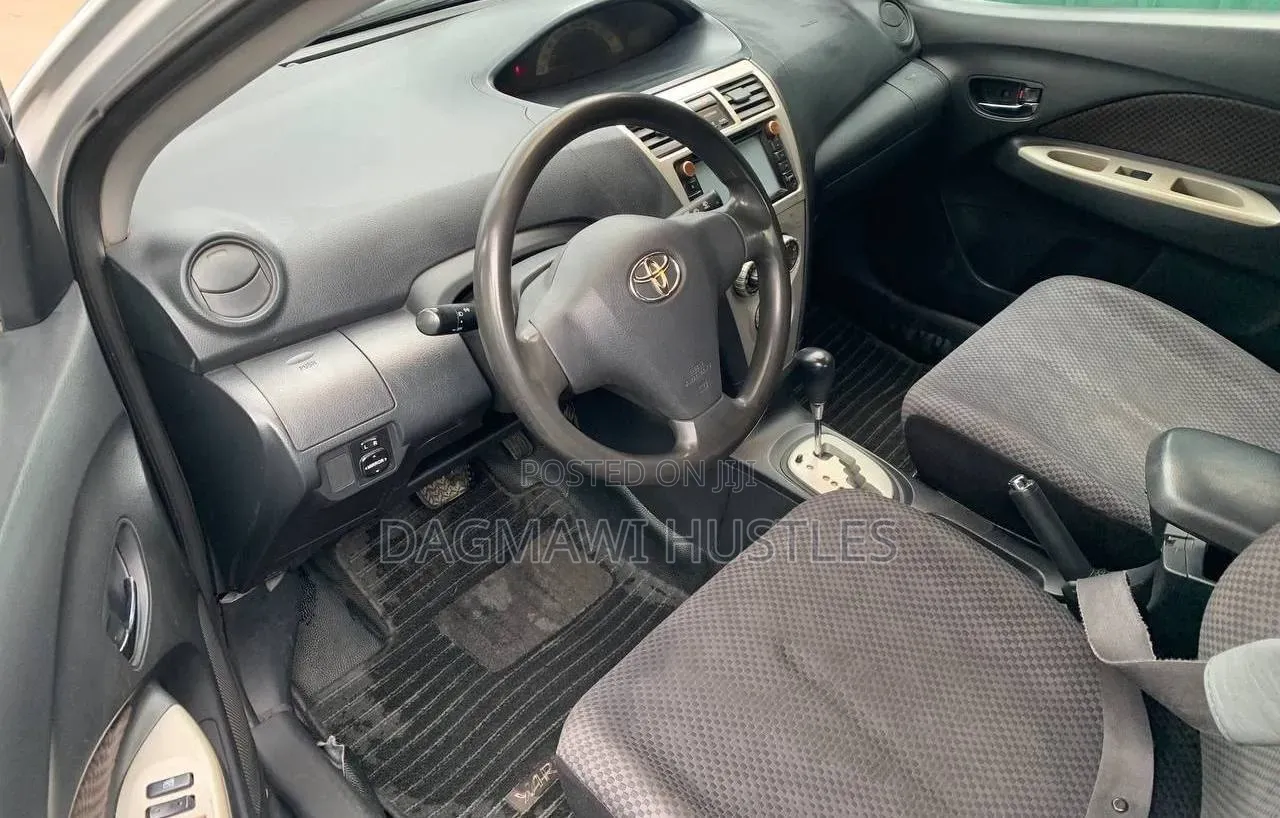 Toyota Yaris 1.3 VVT-i Automatic 2007 Silver