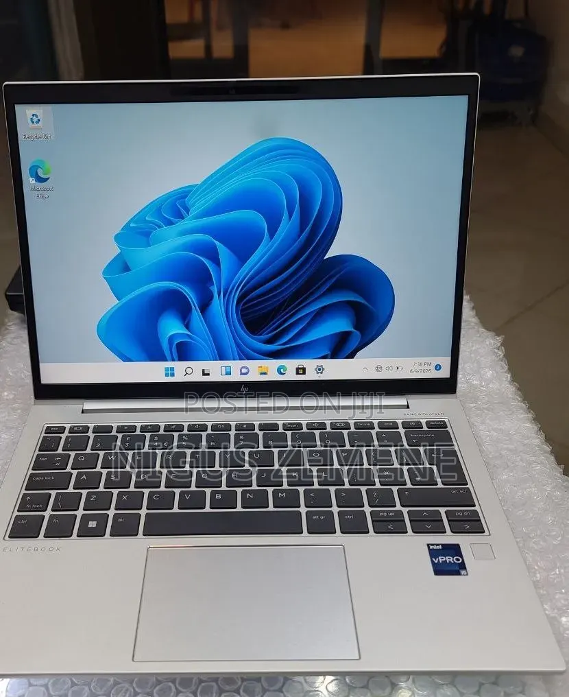 New Laptop HP EliteBook 830 G9 16GB Intel Core i5 SSD 512GB