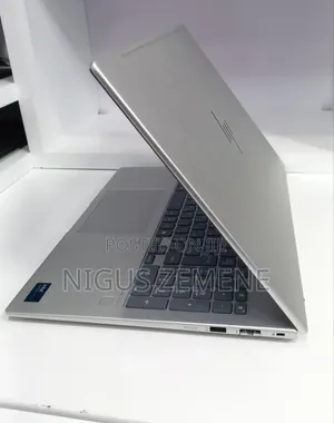 New Laptop HP EliteBook 660 G11 16GB Intel Core Ultra 7 SSD 512GB