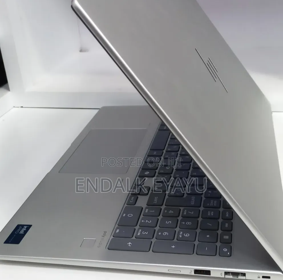 New Laptop HP EliteBook 660 G11 16GB Intel Core Ultra 7 SSD 512GB
