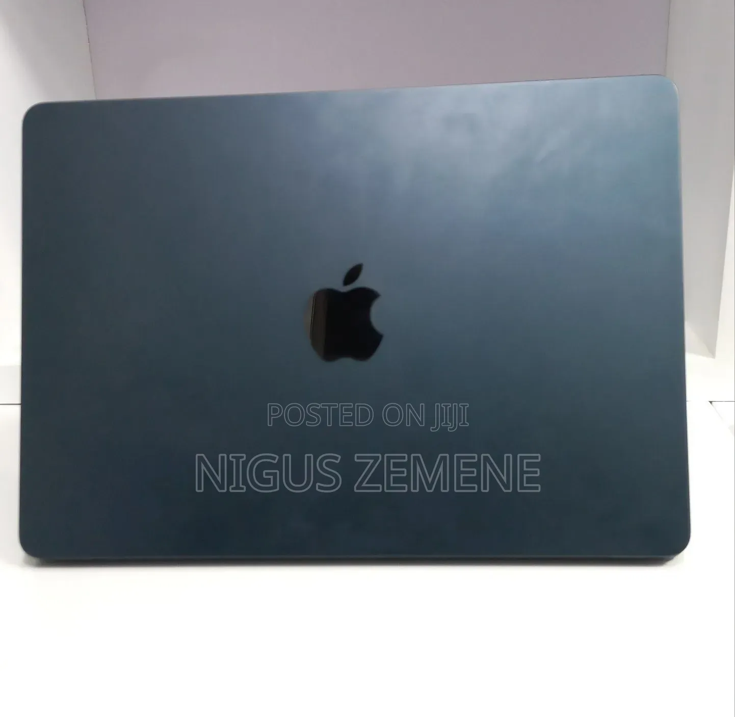 New Laptop Apple MacBook Air 2022 M2 8GB Apple M2 SSD 256GB