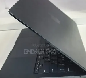 New Laptop Apple MacBook Air 2022 M2 8GB Apple M2 SSD 256GB