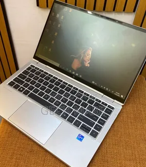 New Laptop HP EliteBook 1040 G8 16GB Intel Core i7 SSD 512GB