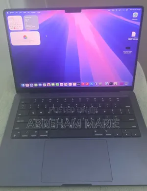 New Laptop Apple MacBook Pro 2024 M4 16GB Apple M4 Pro SSD 512GB