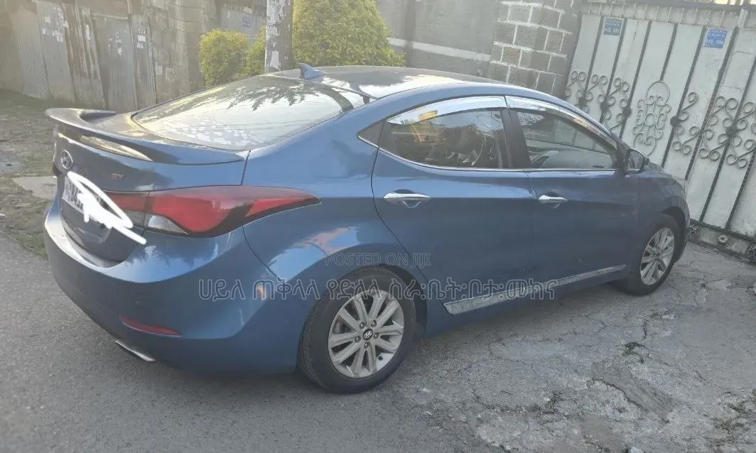 Hyundai Avante 2015 Blue