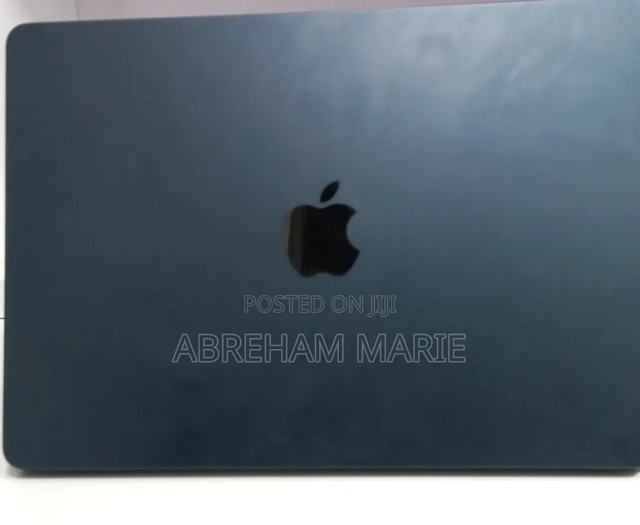 New Laptop Apple MacBook Air 2022 M2 8GB Apple M2 SSD 256GB