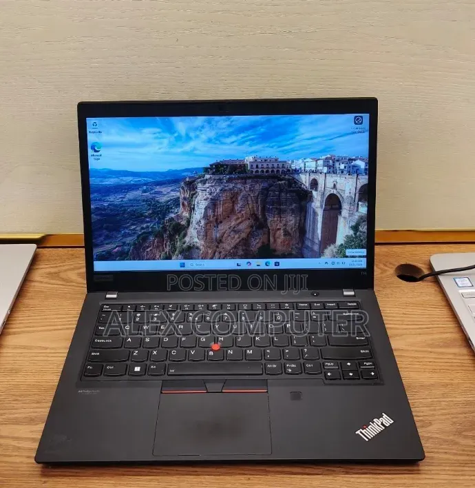 New Laptop Lenovo ThinkPad T14s Gen 1 16GB Intel Core i7 SSD 512GB