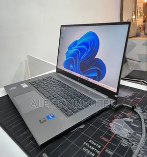 New Laptop HP ZBook Studio G8 32GB Intel Core i7 SSD 1T