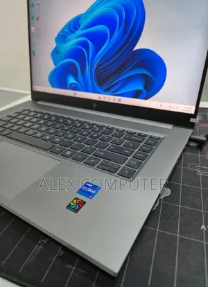 New Laptop HP ZBook Studio G8 32GB Intel Core i7 SSD 1T