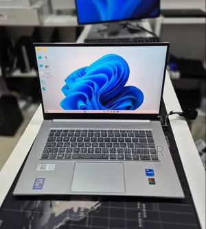 New Laptop HP ZBook Studio G8 32GB Intel Core i7 SSD 1T