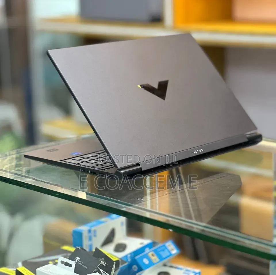 New Laptop HP Victus 16 16GB Intel Core i7 SSD 1T