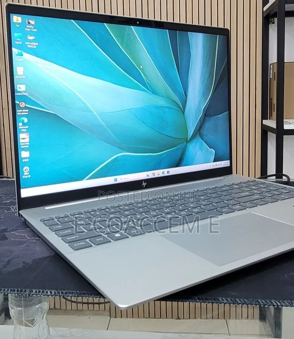 New Laptop HP Pavilion 15-cs3063cl 16GB Intel Core i7 SSD 1T