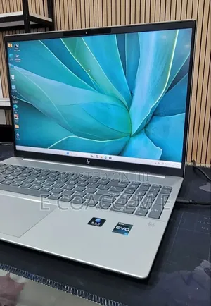 New Laptop HP Pavilion 15-cs3063cl 16GB Intel Core i7 SSD 1T