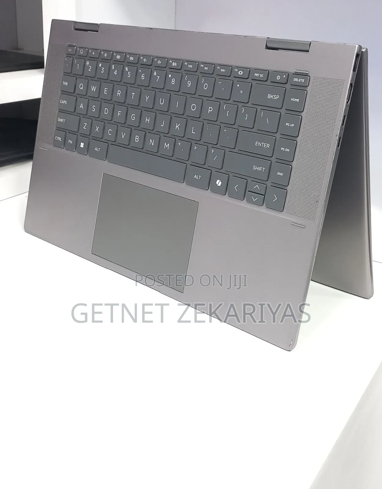 New Laptop Apple MacBook Air 2022 M2 8GB Apple M2 SSD 256GB