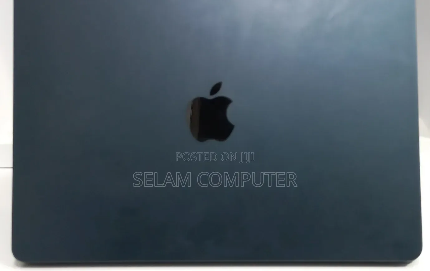 New Laptop Apple MacBook Air 2022 M2 8GB Apple M2 SSD 256GB