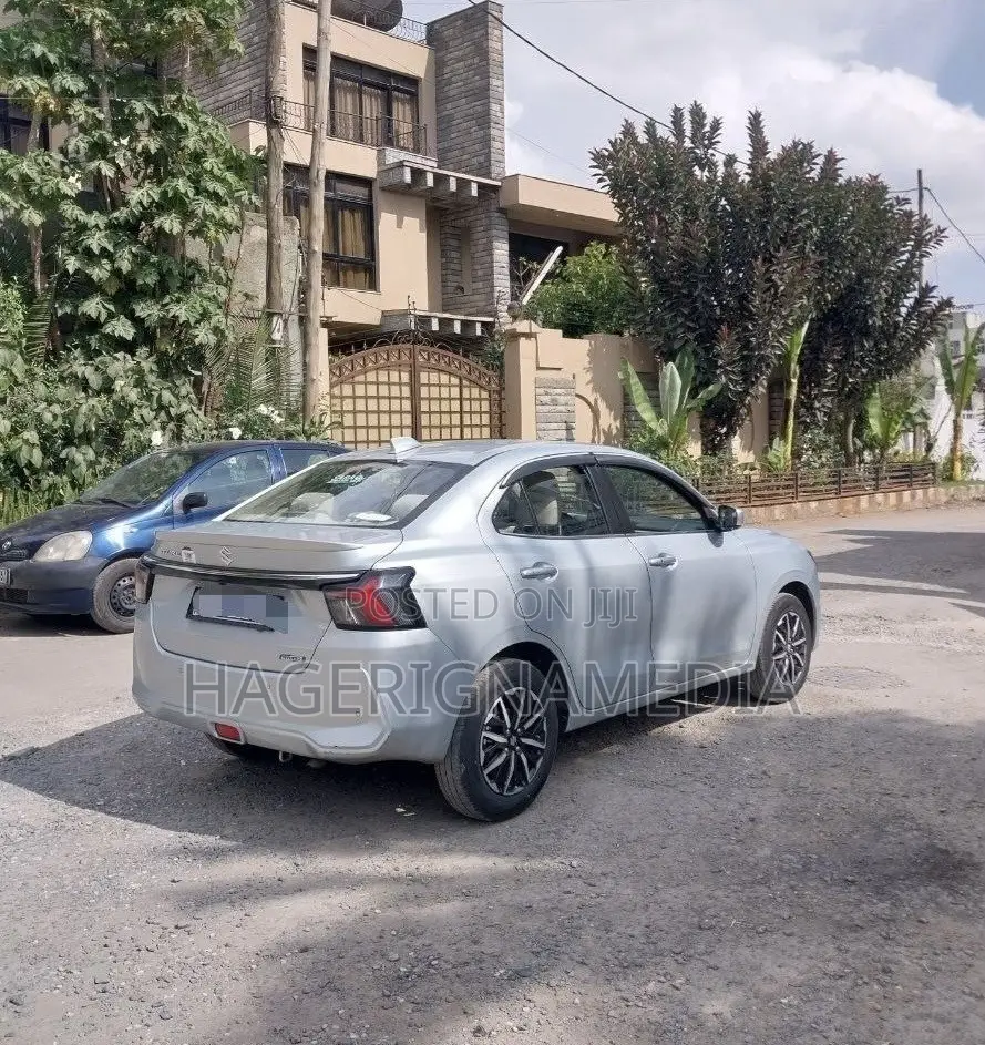 Suzuki Dzire 2025 Silver