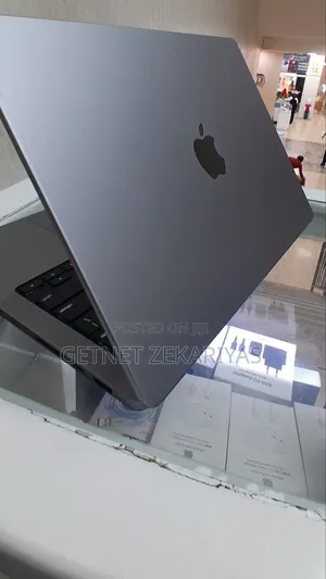 New Laptop Apple MacBook Pro 2021 M1 Max 32GB Apple M1 SSD 1T