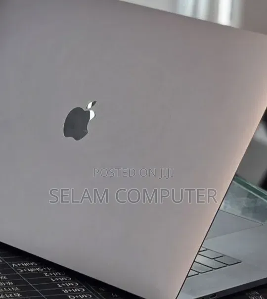 New Laptop Apple MacBook Pro 2017 16GB Intel Core i5 SSD 512GB