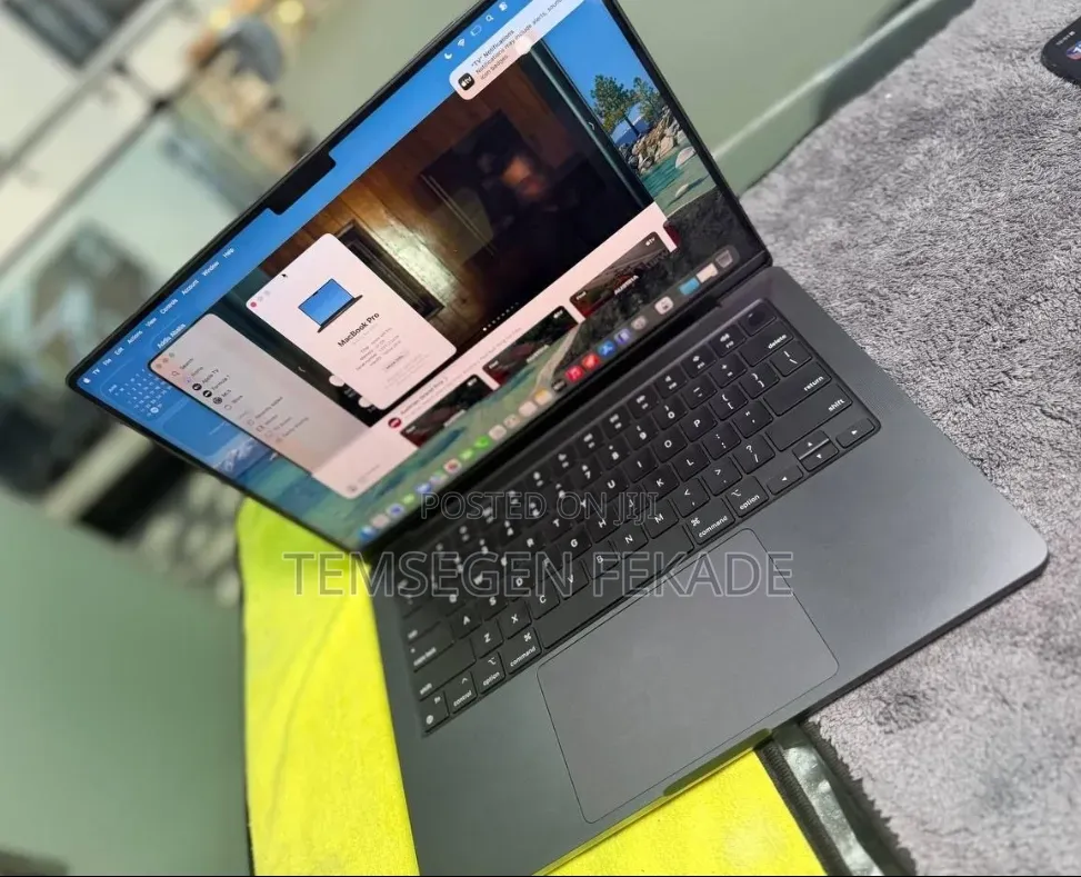 New Laptop Apple MacBook Pro 2024 M4 Pro 16GB Apple M4 Pro SSD 512GB