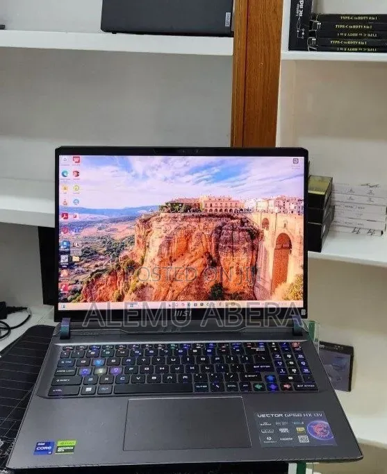 New Laptop MSI Vector GP68 HX 13V 16GB Intel Core i9 SSD 1T