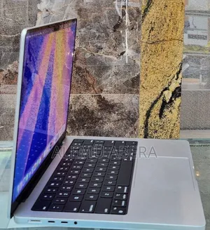 New Laptop Apple MacBook Pro 2024 M4 Pro 24GB Apple M4 Pro SSD 512GB