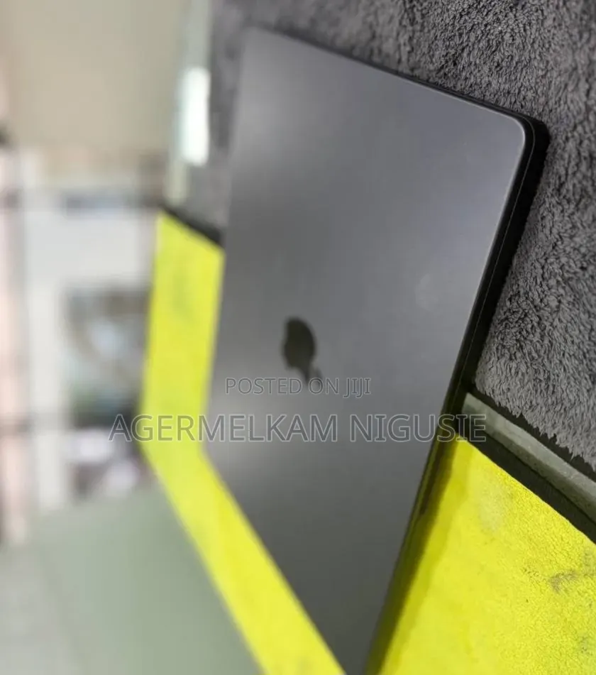New Laptop Apple MacBook Pro 2024 M4 16GB Apple M4 Pro SSD 512GB