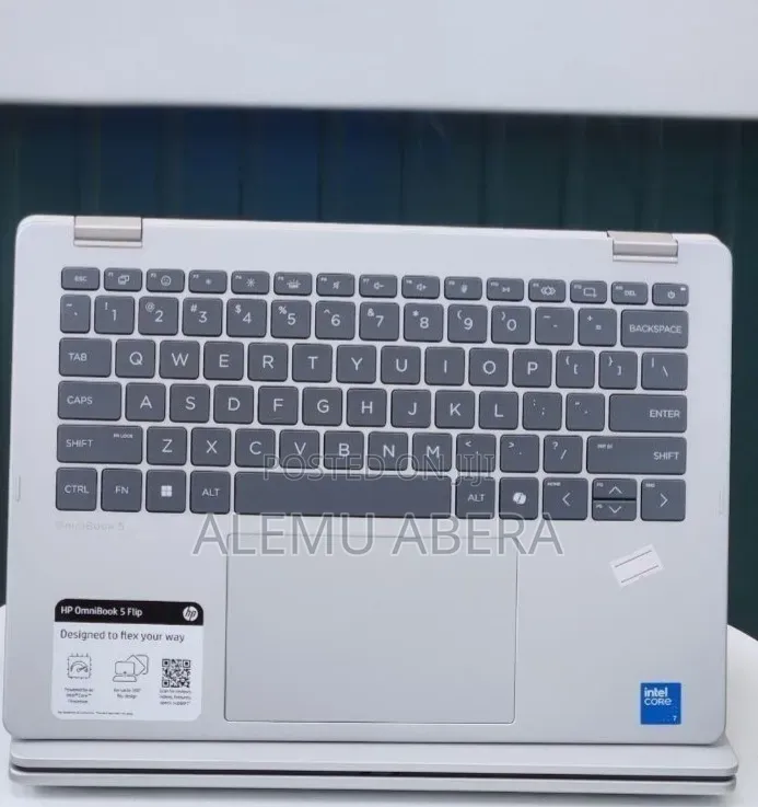 New Laptop HP OmniBook 5 Flip 16GB Intel Core 7 SSD 512GB