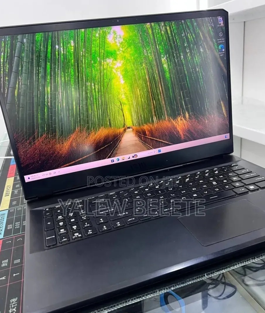 New Laptop MSI GP75 Leopard 16GB Intel Core i7 SSD 512GB