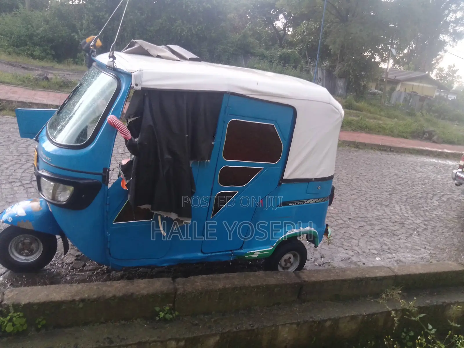 Bajaj 2018 Blue