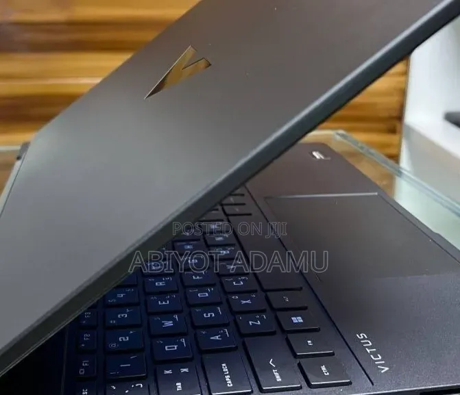 New Laptop HP Victus 15 16GB Nvidia SSD 512GB