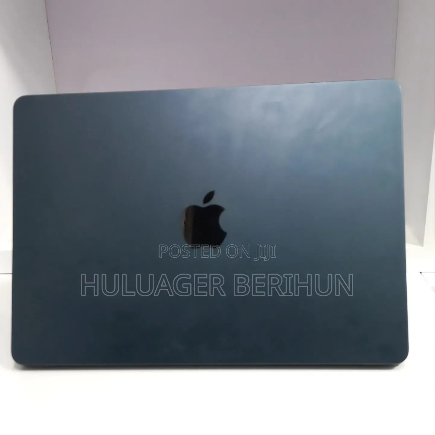 New Laptop Apple MacBook Air 2022 M2 8GB Apple M2 SSD 256GB
