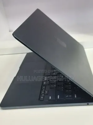 New Laptop Apple MacBook Air 2022 M2 8GB Apple M2 SSD 256GB