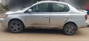 Toyota Platz 2001 Silver