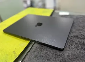 New Laptop Apple MacBook Pro 2024 M4 16GB Apple M4 Pro SSD 512GB