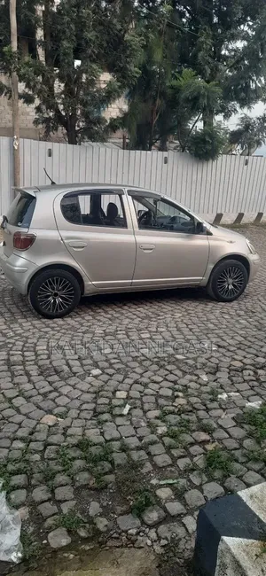 Toyota Vitz 2004 Gray