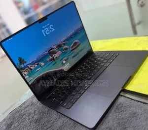 New Laptop Apple MacBook Pro 2024 M4 Pro 16GB Apple M4 SSD 512GB