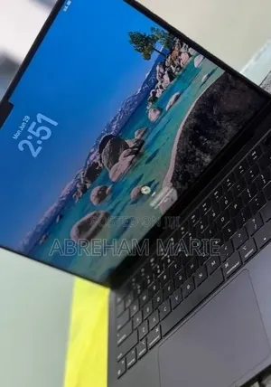 New Laptop Apple MacBook Pro 2024 M4 Pro 16GB Apple M4 Pro SSD 512GB