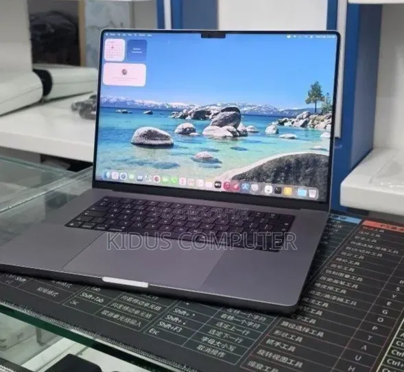 New Laptop Apple MacBook Pro 2021 M1 32GB Apple M1 SSD 512GB