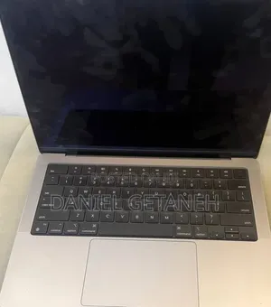 New Laptop Apple MacBook Pro 2023 M3 16GB Intel Core i7 SSD 512GB