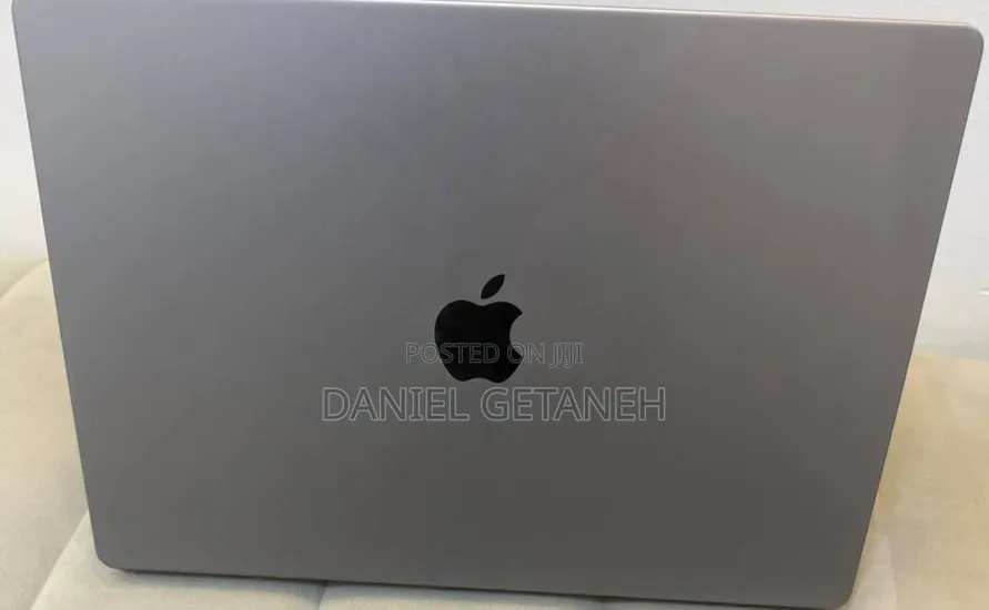 New Laptop Apple MacBook Pro 2023 M3 16GB Intel Core i7 SSD 512GB