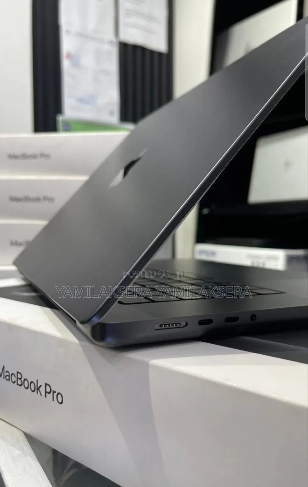 New Laptop Apple MacBook Pro 2024 M4 Max 48GB Apple M4 Max SSD 2T