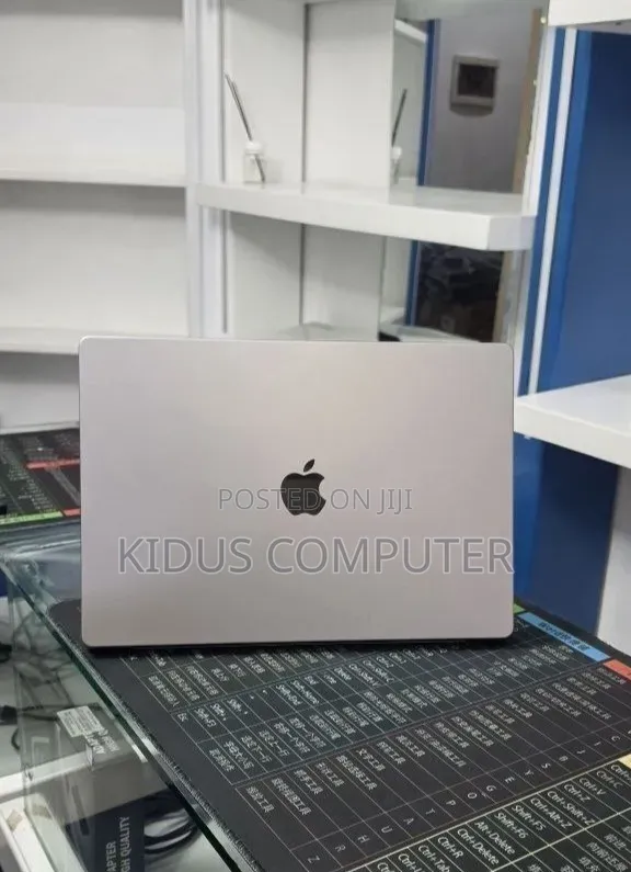 New Laptop Apple MacBook Pro 2021 M1 32GB Apple M1 SSD 512GB