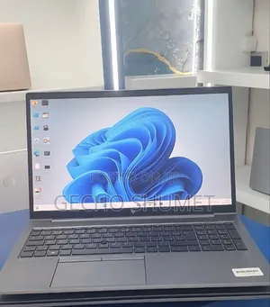New Laptop HP ZBook Firefly G8 16GB Intel Core i7 SSD 512GB